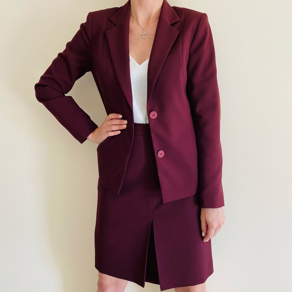Luigi bertolli burgundy classic suit blazer/skirt